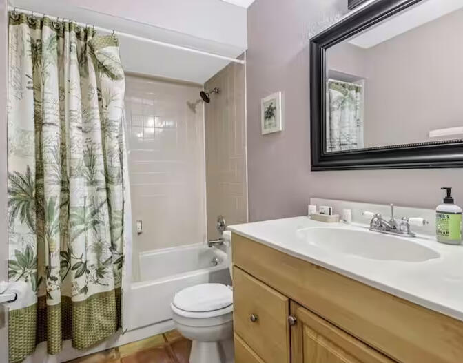bathroom bathroom